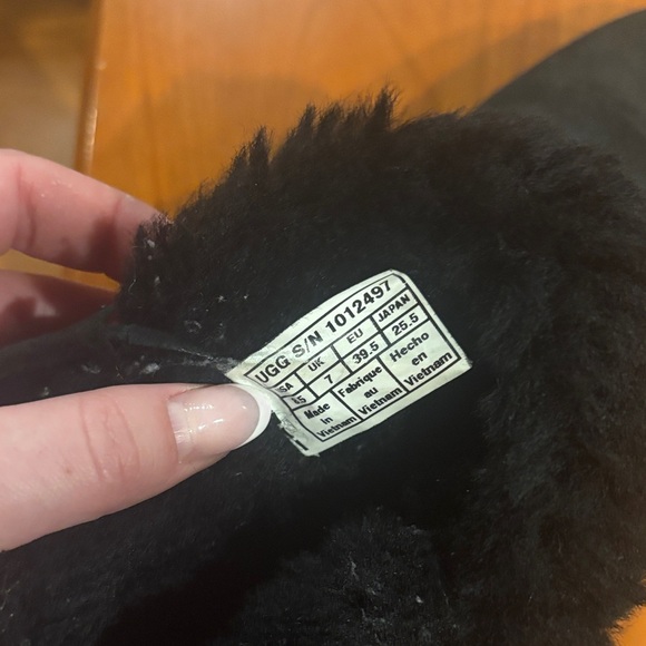 UGG Women's Classic Black Boots - Picture 4 of 5